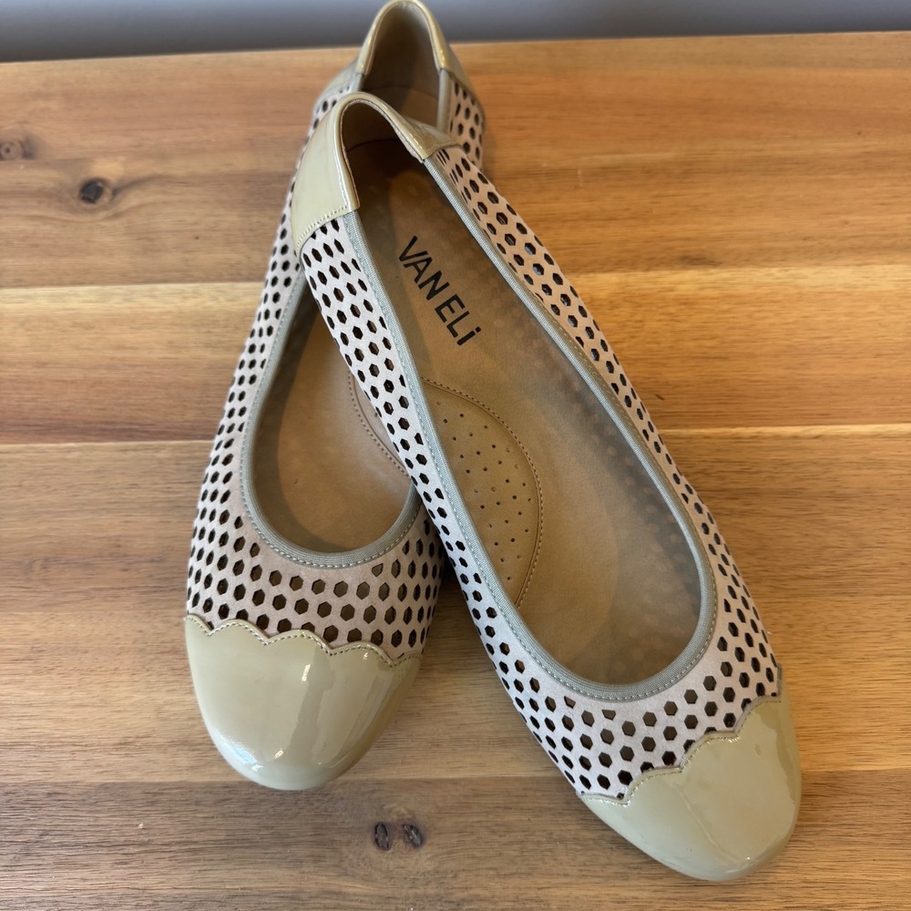 Vanelli Women 9 M Beige Perforated‎ Suede Patent Leather Cap Toe Ballet Flats
